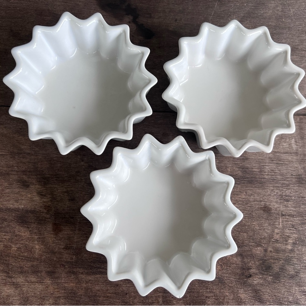 CHANTAL 93-SU13 White 1.5 Cup 14 Points Star Shaped Stoneware Bowls Set Of 3